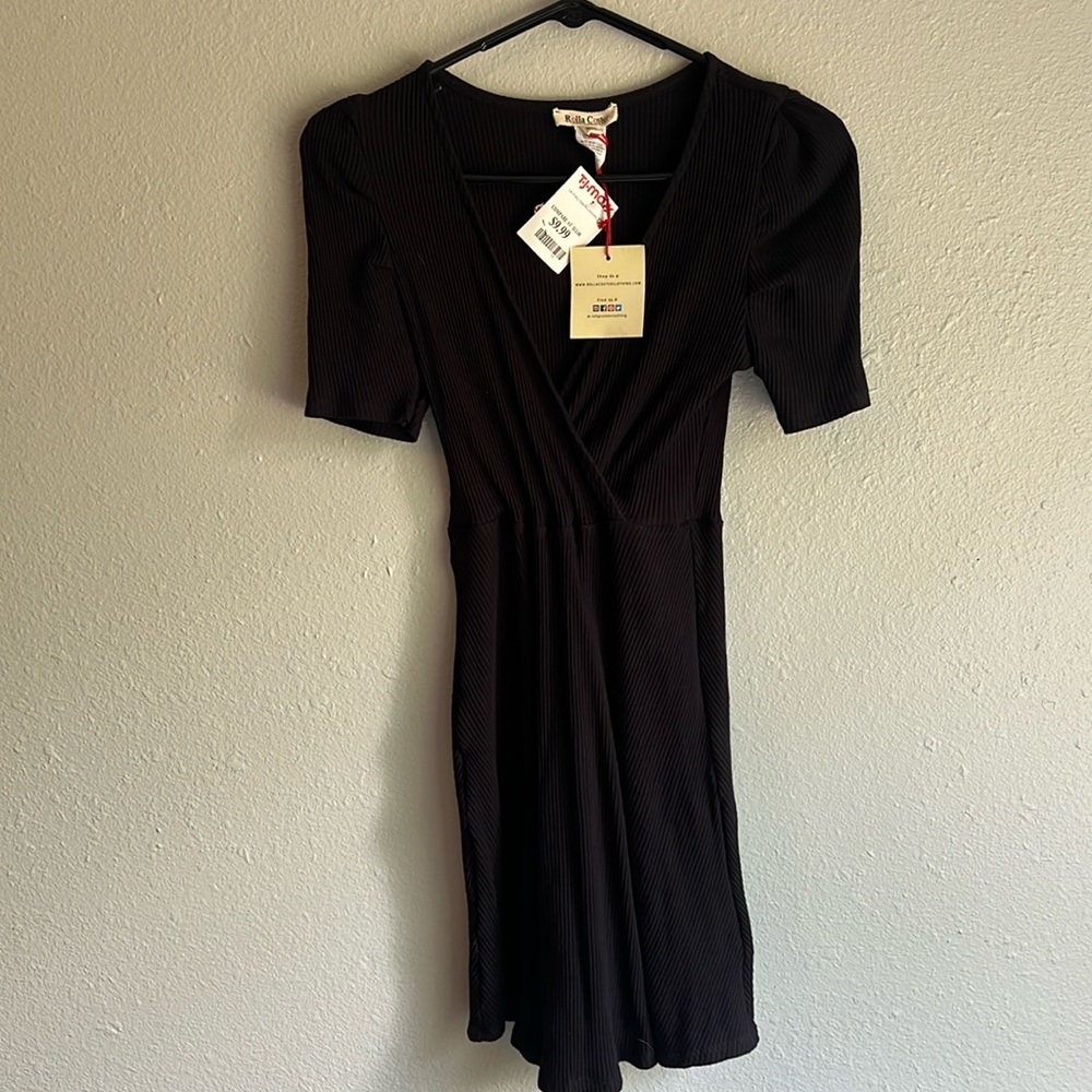 Short sleeve black dress size medium, tags on